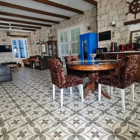 Catkapi Ciftlikkoey -izmir * Кешме